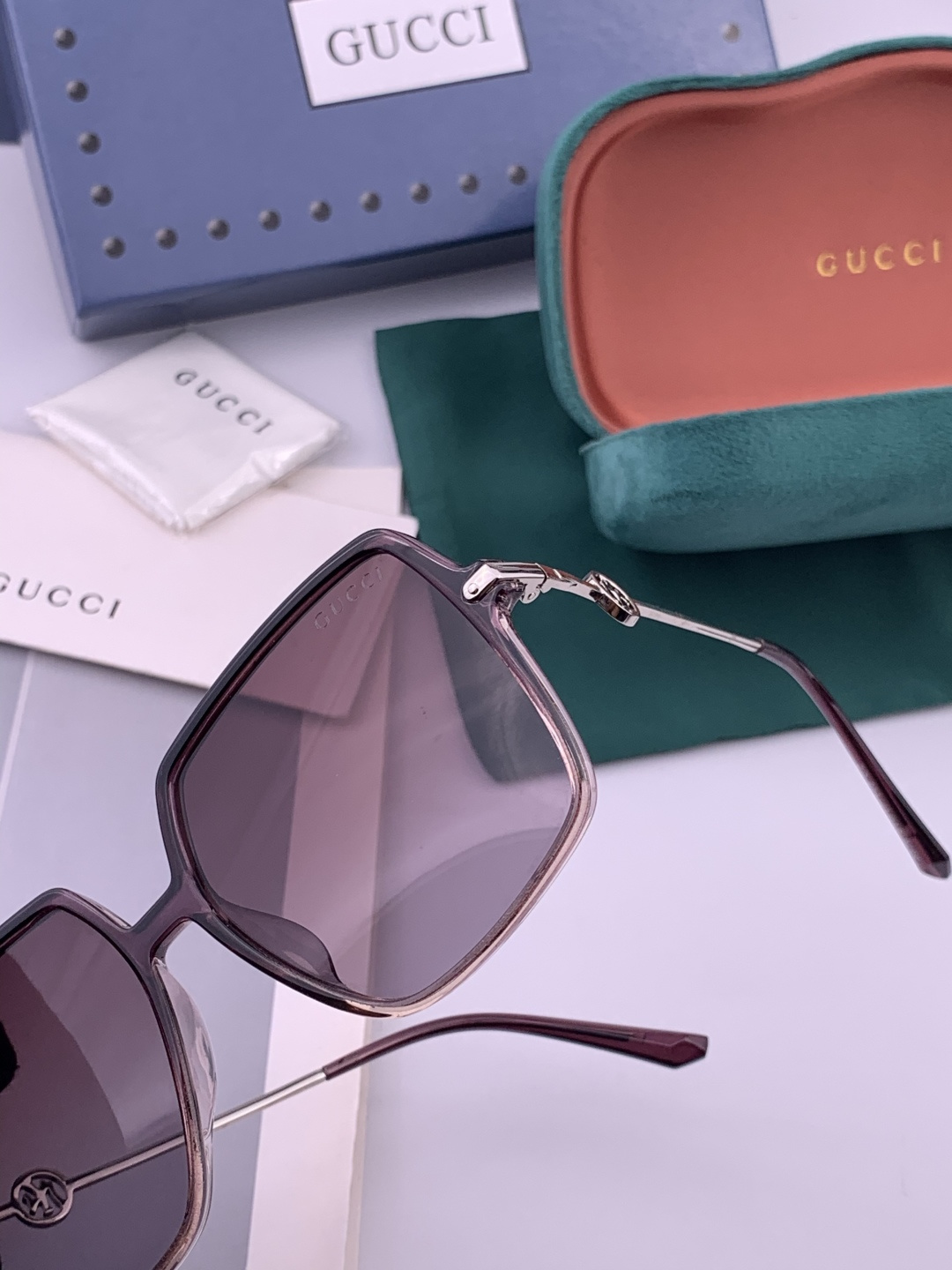 【偏光系列】Gucci 经典的方框设计，不挑脸型，无论搭配大衣还是连衣裙都非常显气质尼龙偏光镜片预防紫外
