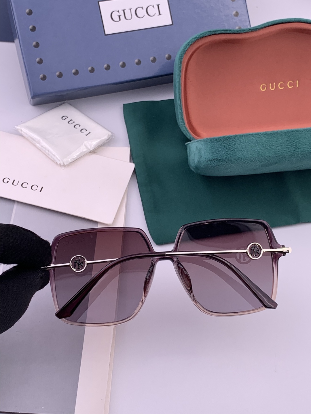 【偏光系列】Gucci 经典的方框设计，不挑脸型，无论搭配大衣还是连衣裙都非常显气质尼龙偏光镜片预防紫外