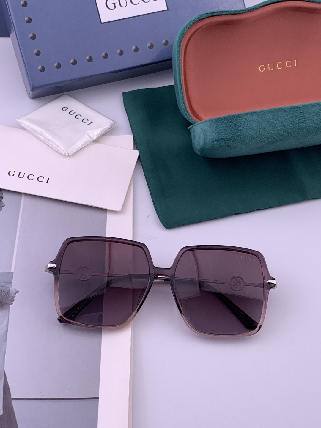 【偏光系列】Gucci 经典的方框设计，不挑脸型，无论搭配大衣还是连衣裙都非常显气质尼龙偏光镜片预防紫外