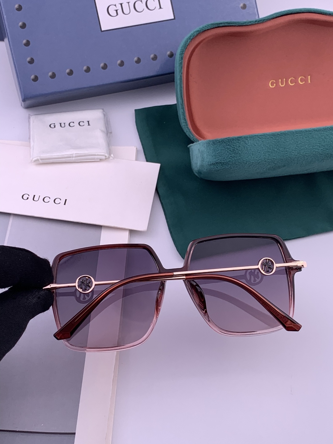 【偏光系列】Gucci 经典的方框设计，不挑脸型，无论搭配大衣还是连衣裙都非常显气质尼龙偏光镜片预防紫外