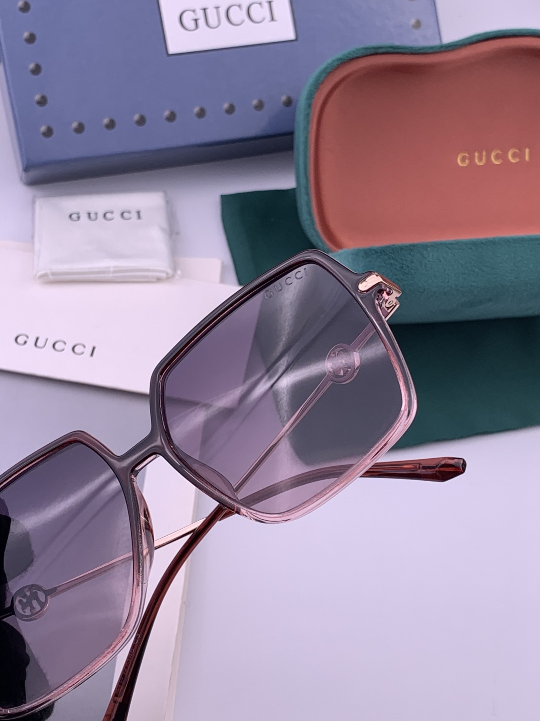 【偏光系列】Gucci 经典的方框设计，不挑脸型，无论搭配大衣还是连衣裙都非常显气质尼龙偏光镜片预防紫外