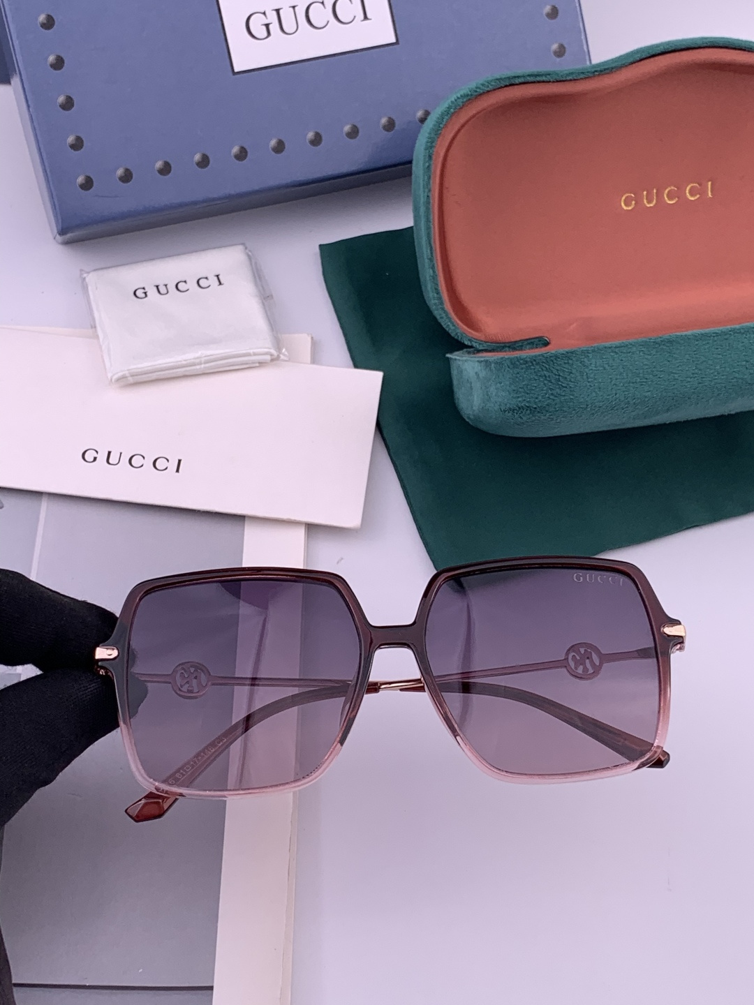 【偏光系列】Gucci 经典的方框设计，不挑脸型，无论搭配大衣还是连衣裙都非常显气质尼龙偏光镜片预防紫外