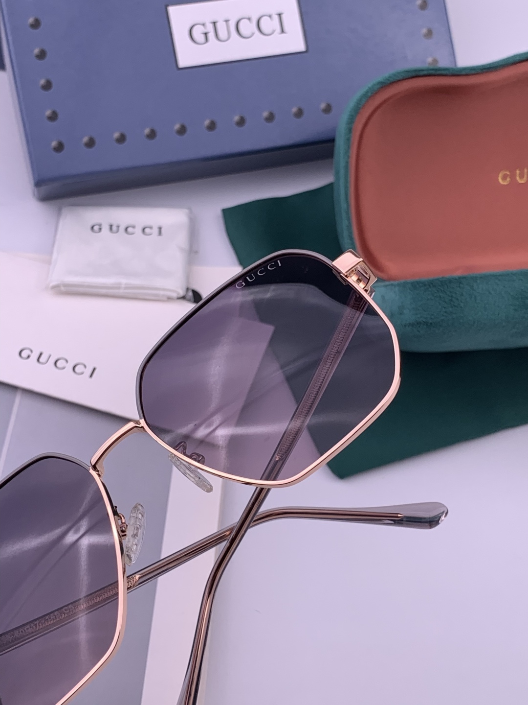 【偏光系列】Gucci 经典的方框设计，不挑脸型，无论搭配大衣还是连衣裙都非常显气质尼龙偏光镜片预防紫外
