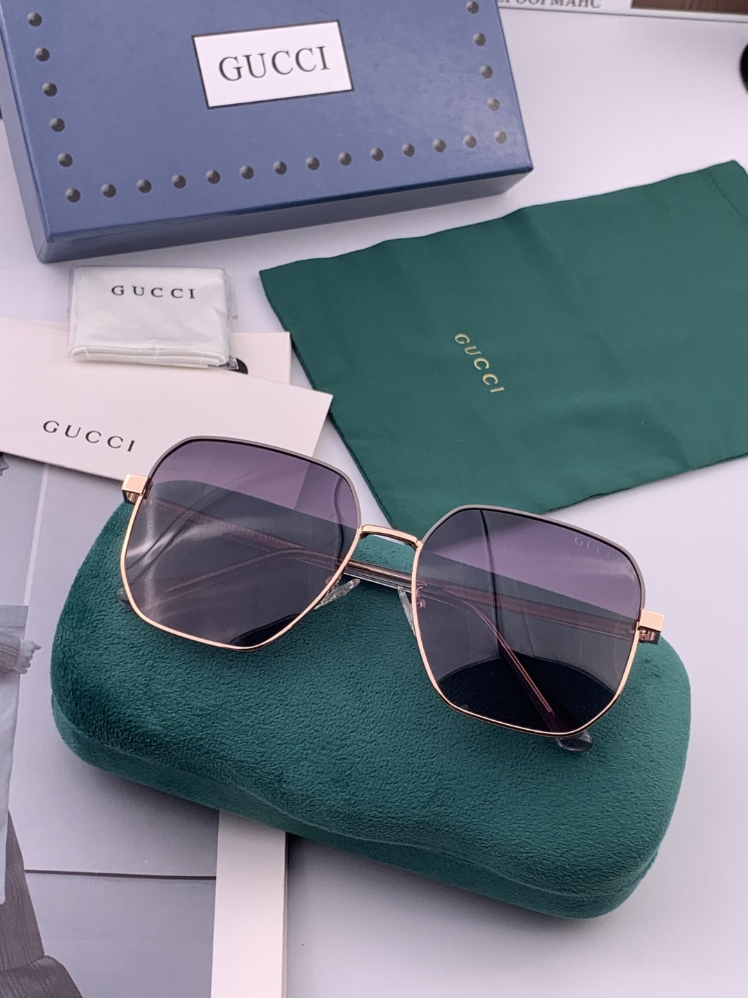 【偏光系列】Gucci 经典的方框设计，不挑脸型，无论搭配大衣还是连衣裙都非常显气质尼龙偏光镜片预防紫外