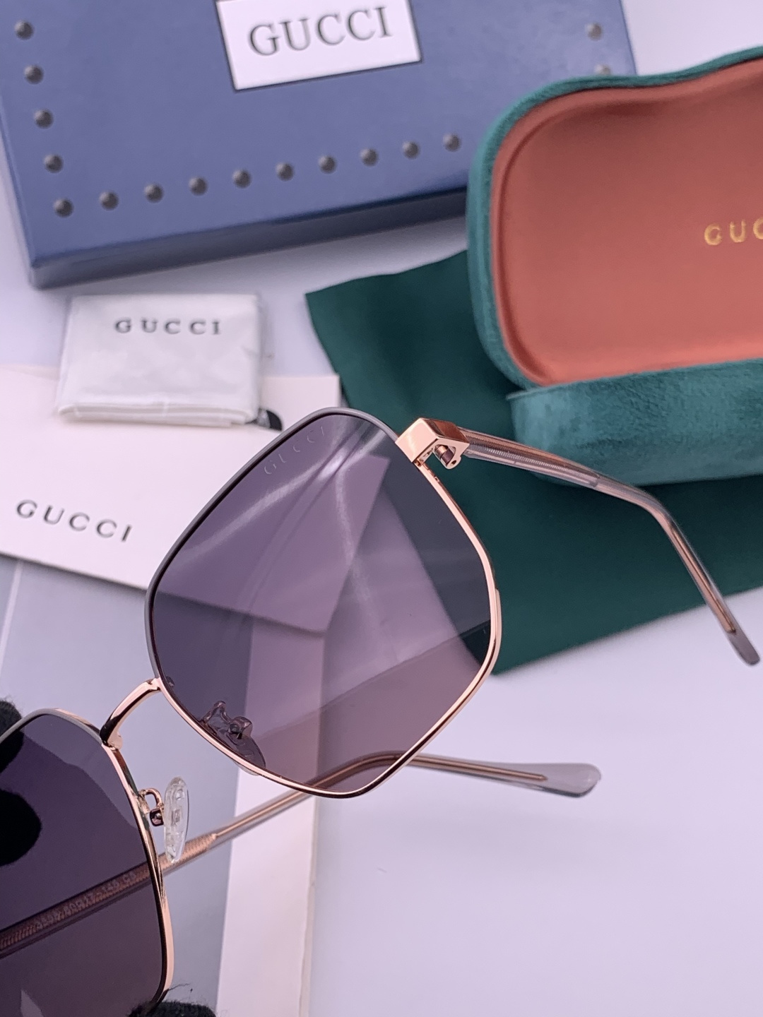 【偏光系列】Gucci 经典的方框设计，不挑脸型，无论搭配大衣还是连衣裙都非常显气质尼龙偏光镜片预防紫外