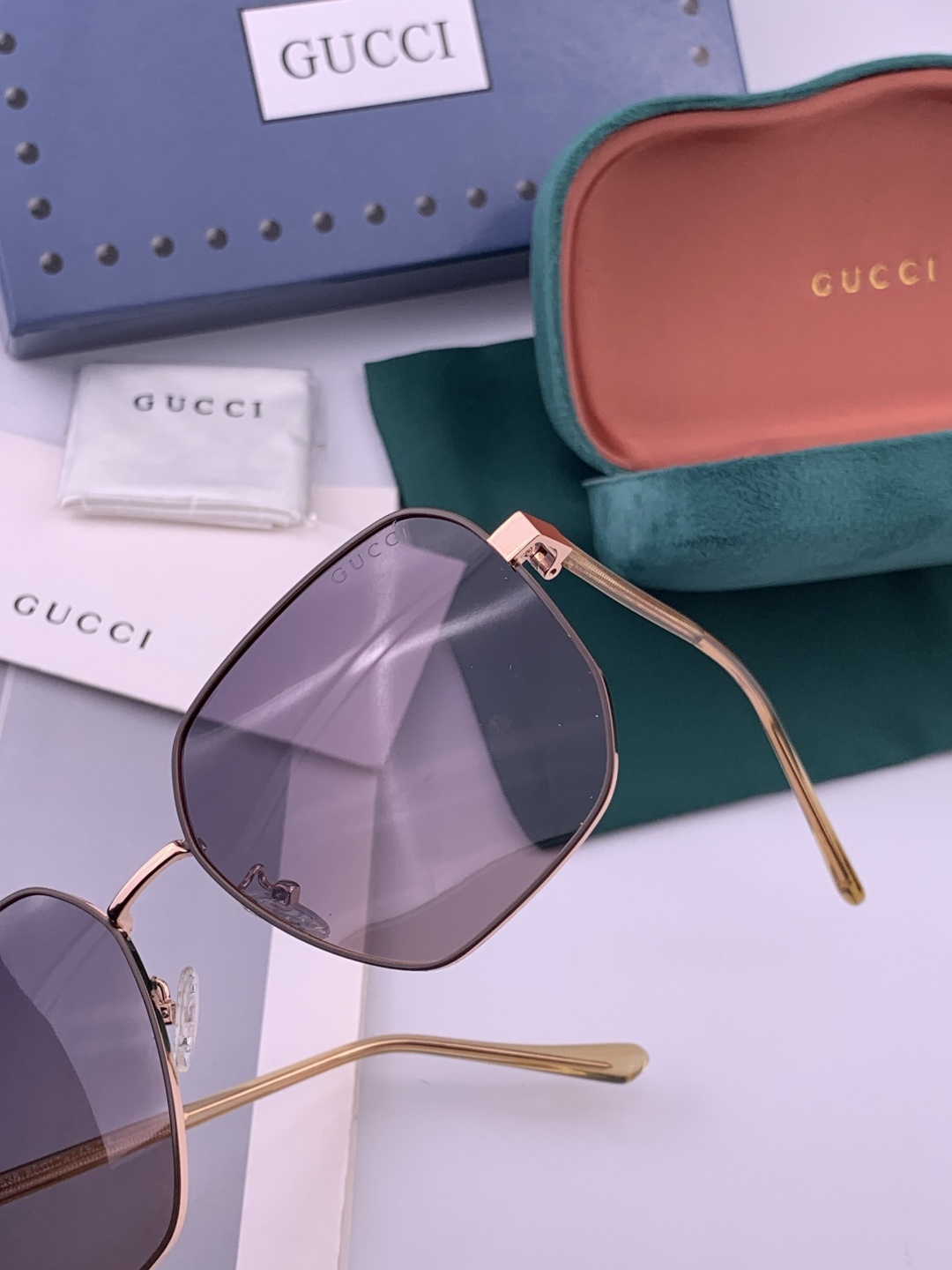 【偏光系列】Gucci 经典的方框设计，不挑脸型，无论搭配大衣还是连衣裙都非常显气质尼龙偏光镜片预防紫外