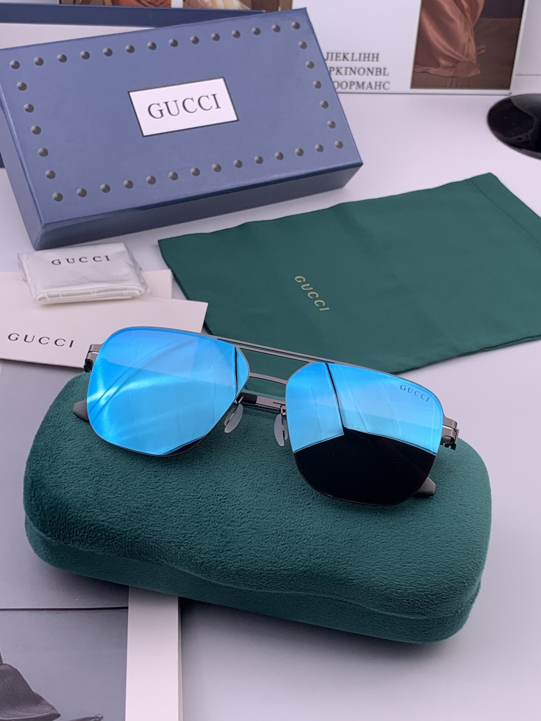 GUCCI 男款炫彩飞行员偏光太阳镜 ❤️材质：高清尼龙加厚卡槽高清偏光镜片 🌹无边框镜架💕颜👍型号：G