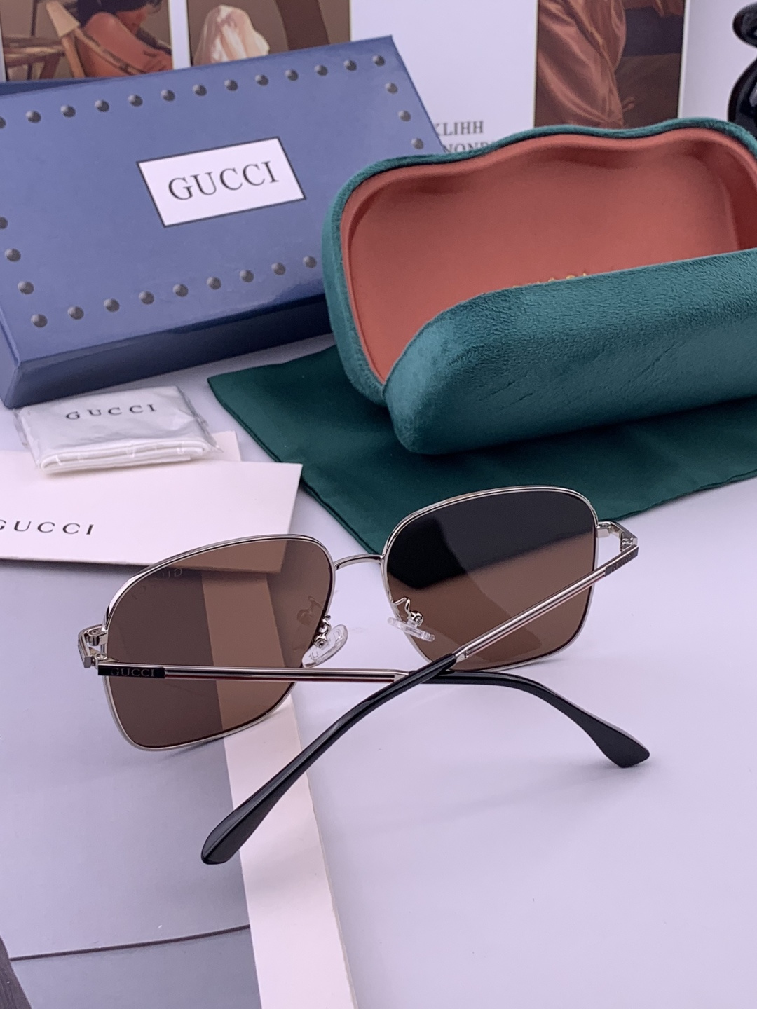 Gucci 。 高品质男女款墨镜 👍 进口宝丽来偏光镜片 。蛤蟆镜 开车钓鱼都可 。百搭显瘦墨镜韩版男士