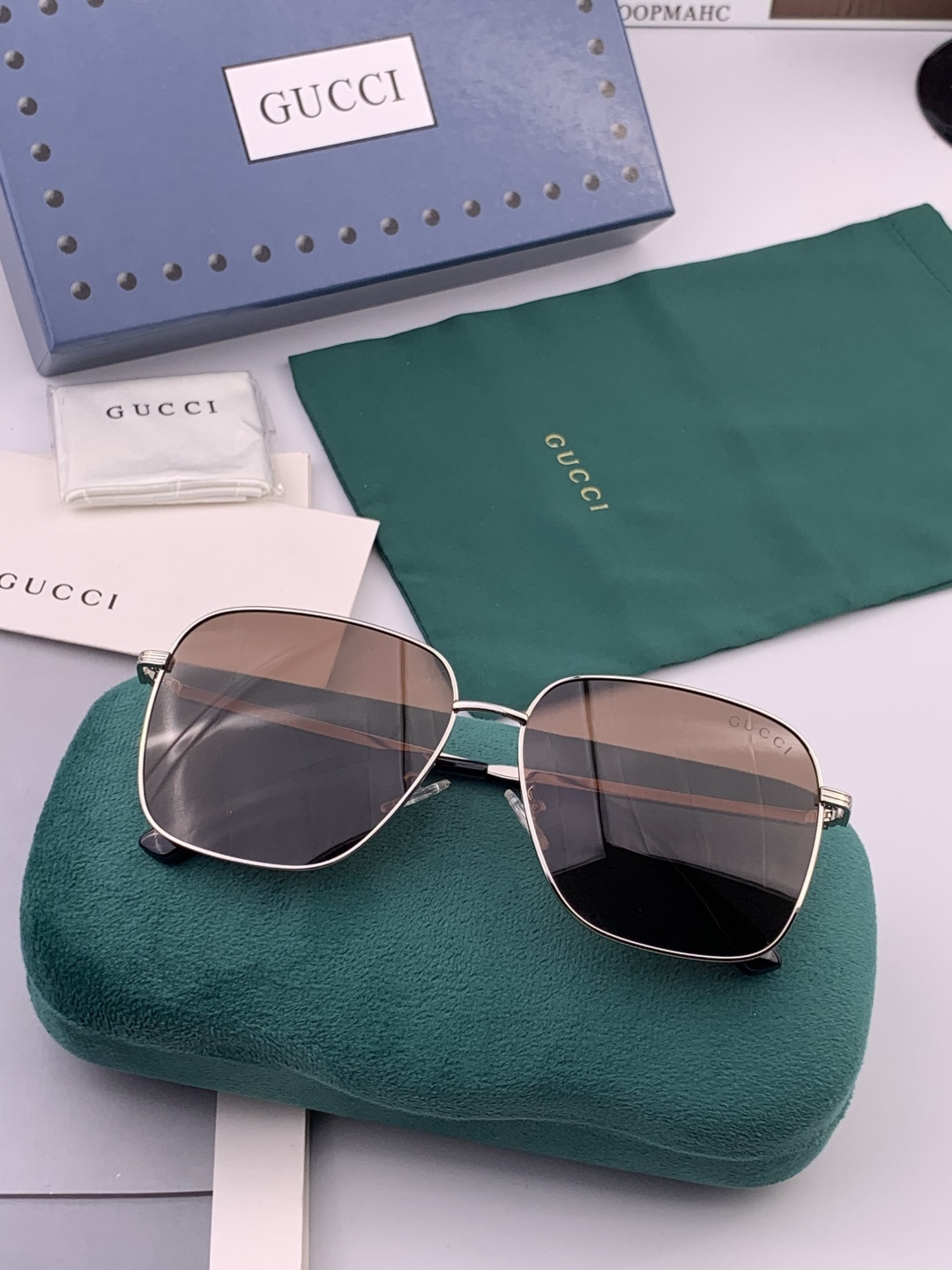 Gucci 。 高品质男女款墨镜 👍 进口宝丽来偏光镜片 。蛤蟆镜 开车钓鱼都可 。百搭显瘦墨镜韩版男士