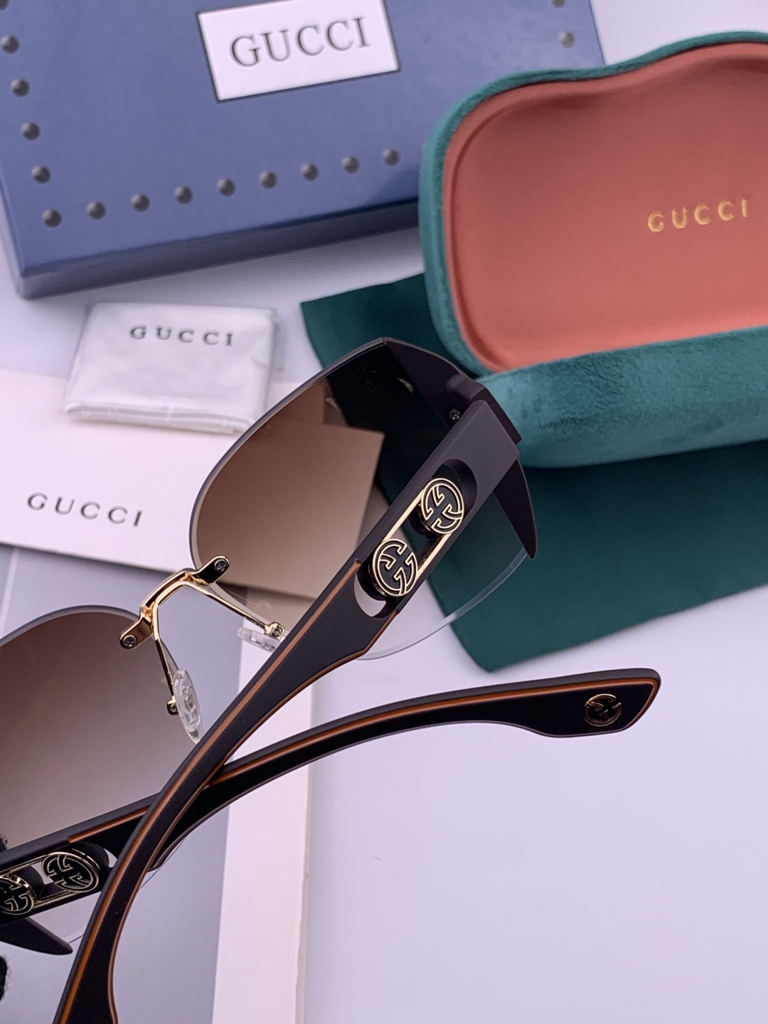 🔺 【GUCCI】开春新款 潮流爆款 时尚方框太阳镜 高品质 佩戴舒适 网红潮款墨镜 型号：G0296