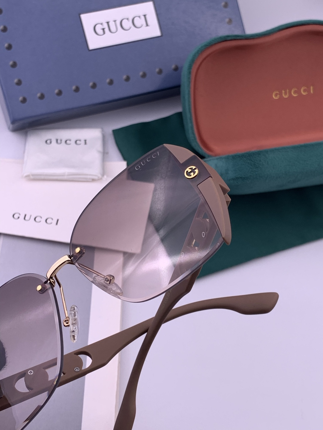 🔺 【GUCCI】开春新款 潮流爆款 时尚方框太阳镜 高品质 佩戴舒适 网红潮款墨镜 型号：G0296