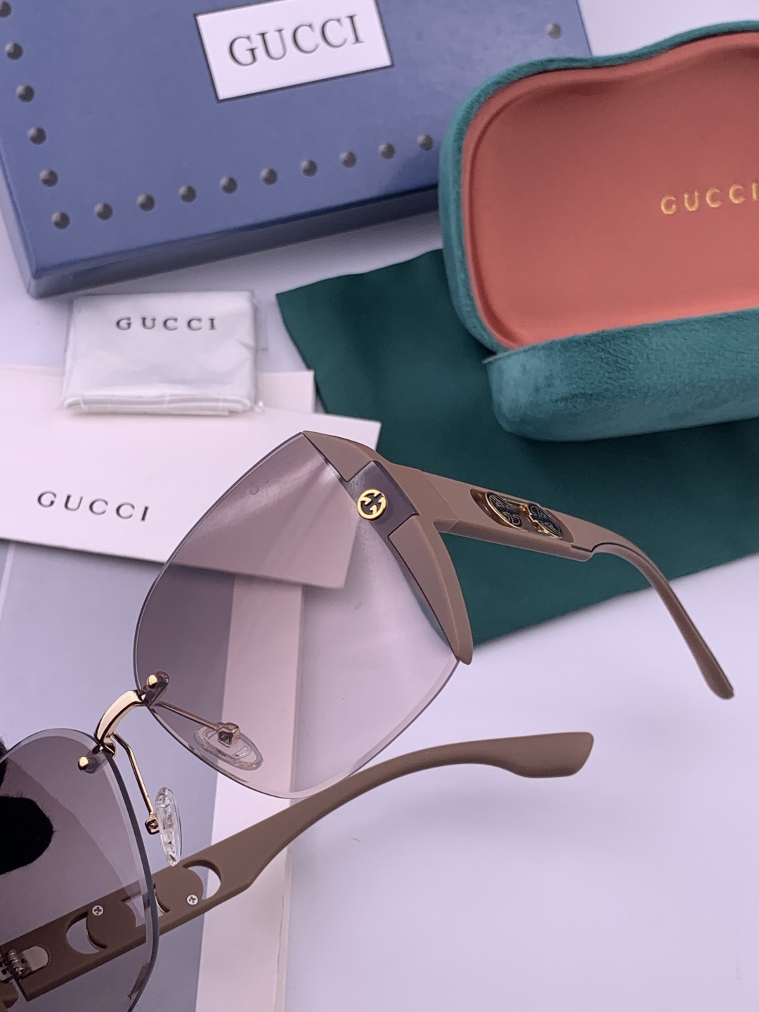 🔺 【GUCCI】开春新款 潮流爆款 时尚方框太阳镜 高品质 佩戴舒适 网红潮款墨镜 型号：G0296