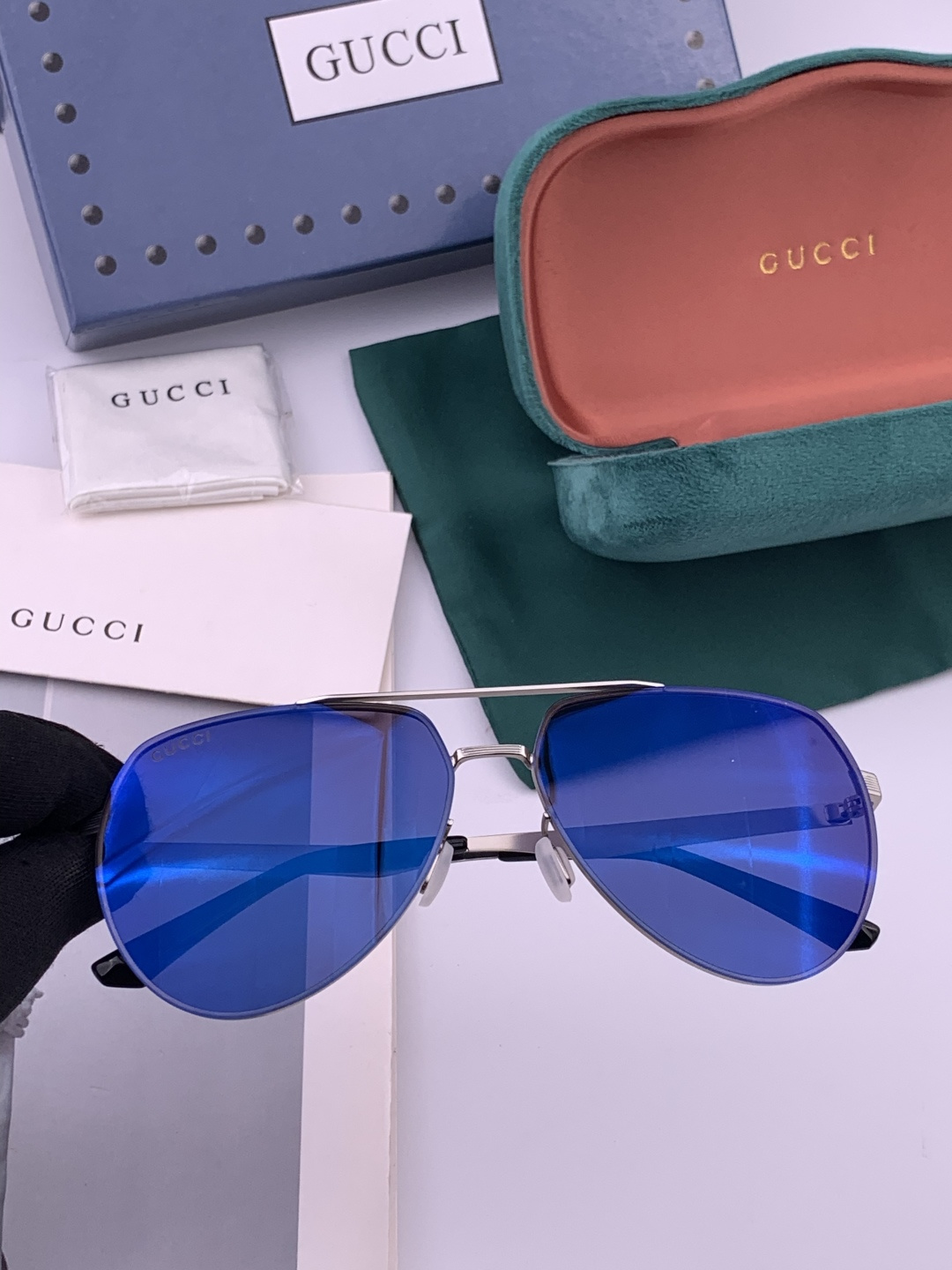 GUCCI 男款炫彩飞行员偏光太阳镜 ❤️材质：高清尼龙加厚卡槽高清偏光镜片 🌹无边框镜架💕颜👍型号：G