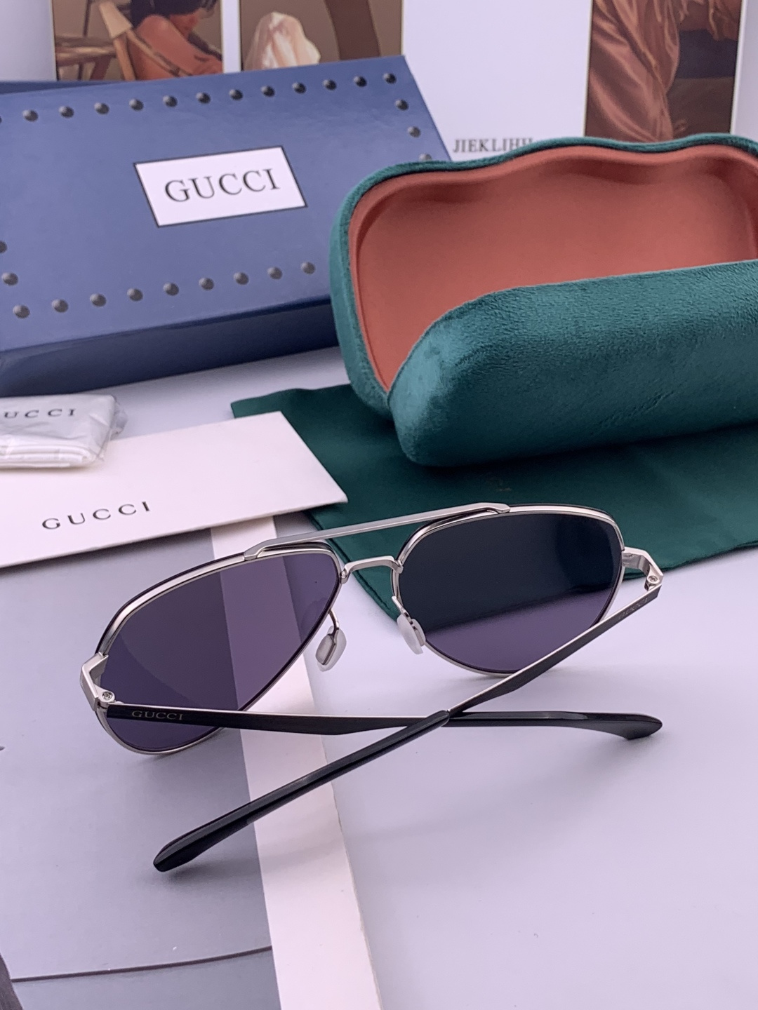 GUCCI 男款炫彩飞行员偏光太阳镜 ❤️材质：高清尼龙加厚卡槽高清偏光镜片 🌹无边框镜架💕颜👍型号：G