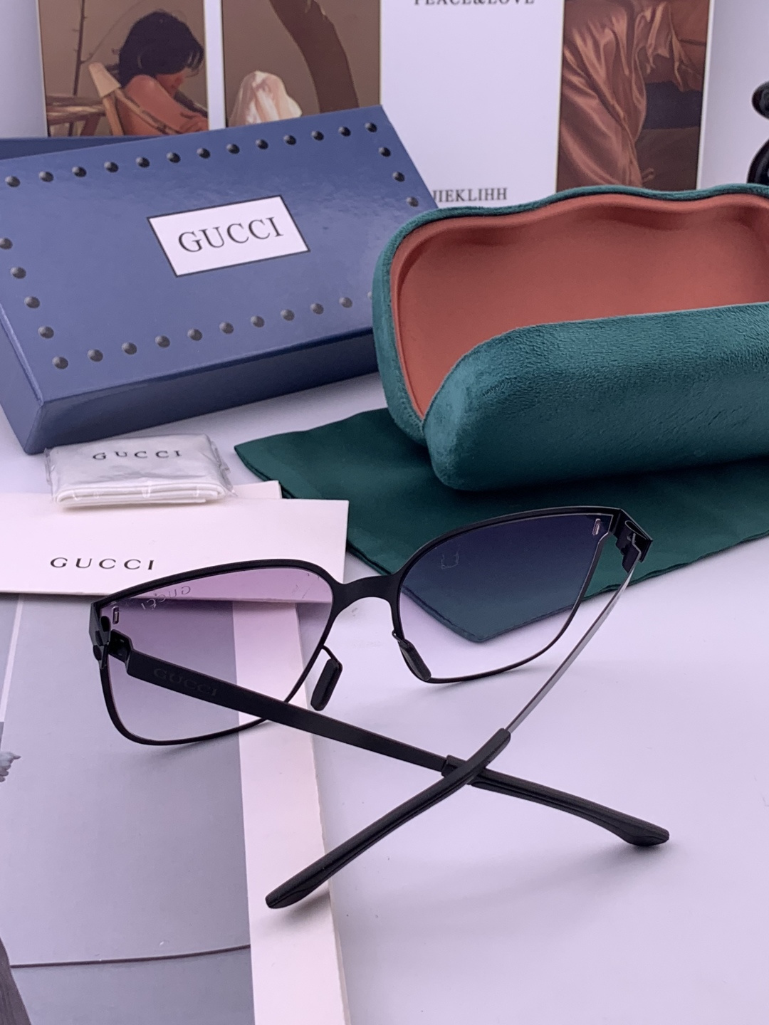 ♦️ GUCCI 新款男女情侣款太阳镜多边形墨镜iP电镀永不褪色 超轻超有弹性整幅眼镜无螺丝重要的是压不