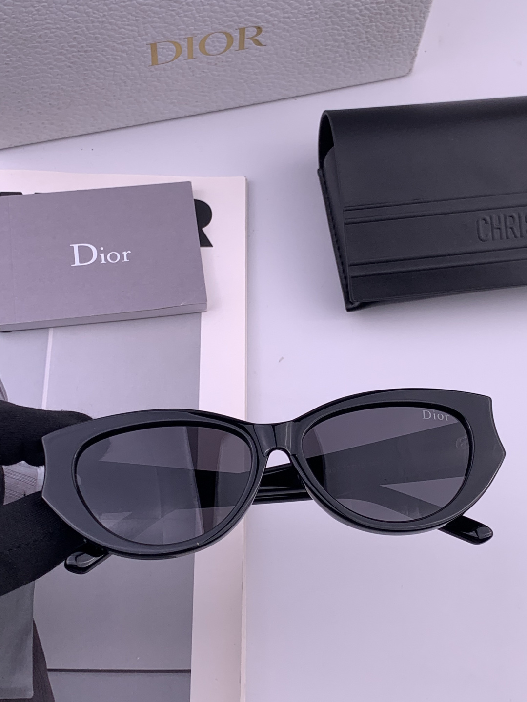 【DIOR】新款潮流爆款 时尚太阳镜 佩戴舒适 网红潮款墨镜 女士高清加厚偏光太阳镜🕶️ 🎉高品质TR镜