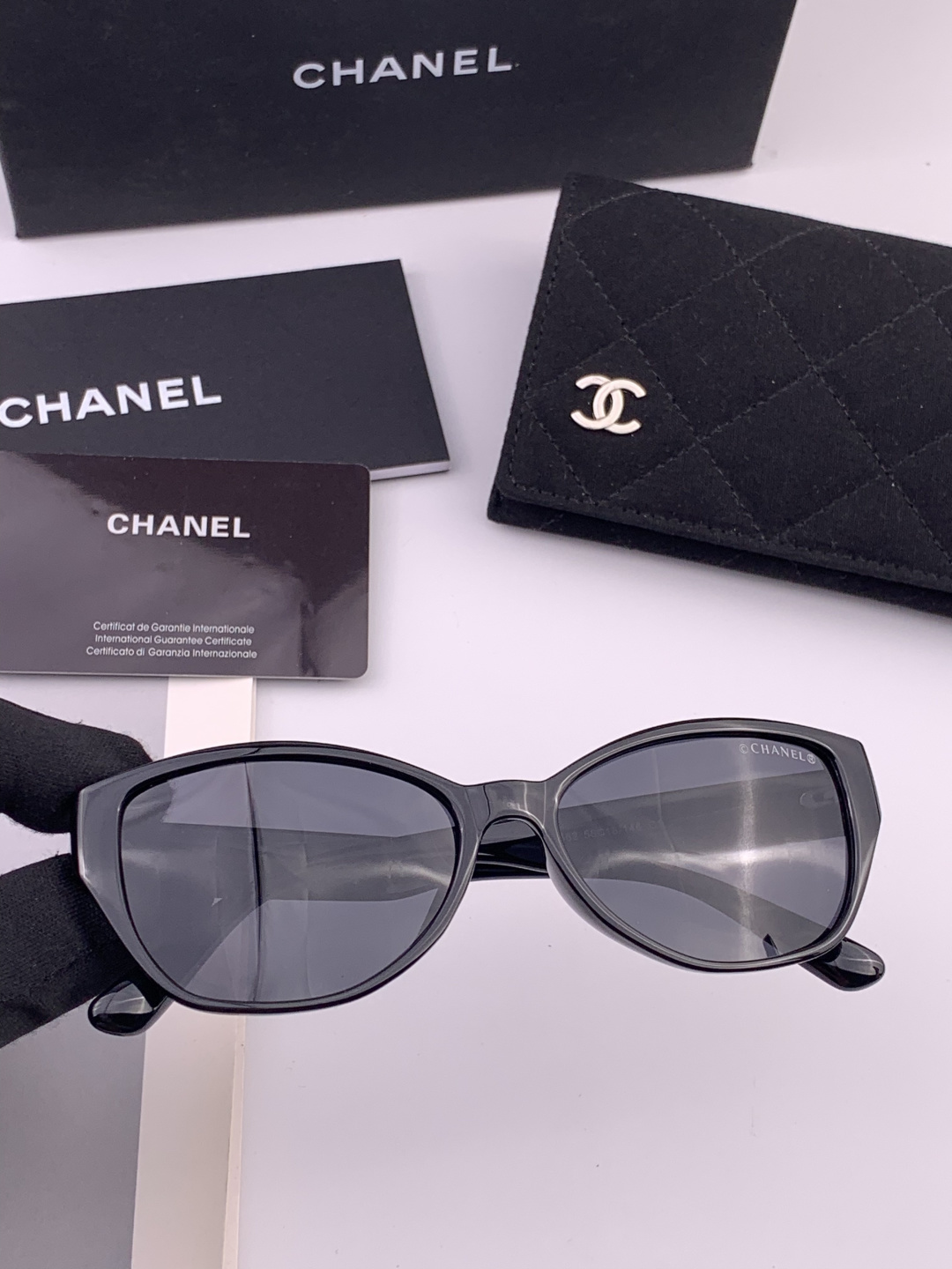 【CHANEL】香奈儿 新款潮流爆款 时尚方框太阳镜 佩戴舒适 网红潮款墨镜 女士高清加厚偏光太阳镜🕶️