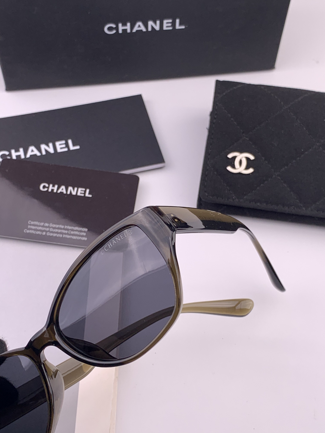 【CHANEL】香奈儿 新款潮流爆款 时尚方框太阳镜 佩戴舒适 网红潮款墨镜 女士高清加厚偏光太阳镜🕶️