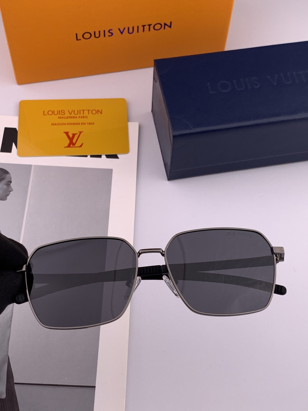 LV 。 高品质男女款墨镜 👍 进口宝丽来偏光镜片 。蛤蟆镜 开车钓鱼都可 。百搭显瘦墨镜韩版男士飞行员