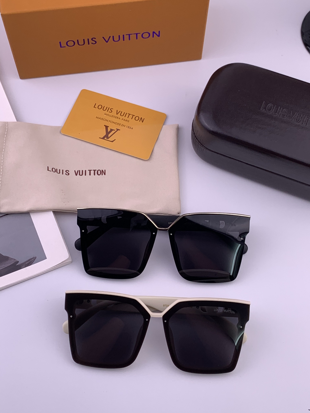 LV 太阳镜潮品官网模特同款 [玫瑰][玫瑰]四叶草🍀精致个性设计简约时尚 高品质值得拥有绝对潮爆整个夏