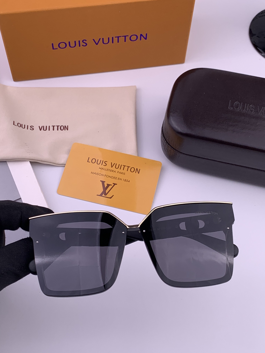LV 太阳镜潮品官网模特同款 [玫瑰][玫瑰]四叶草🍀精致个性设计简约时尚 高品质值得拥有绝对潮爆整个夏