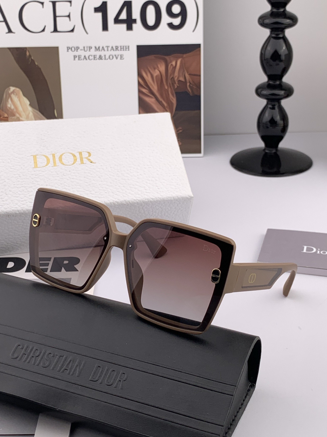【DIOR-迪奥】开春新款 潮流爆款 时尚方框偏光太阳镜 高品质 佩戴舒适 网红潮款墨镜 型号 CD09