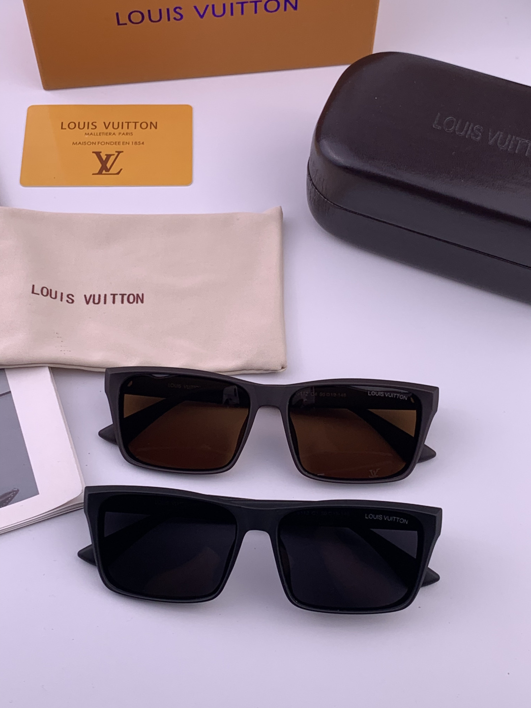 LV 太阳镜潮品官网模特同款 [玫瑰][玫瑰]四叶草🍀精致个性设计简约时尚 高品质值得拥有绝对潮爆整个夏