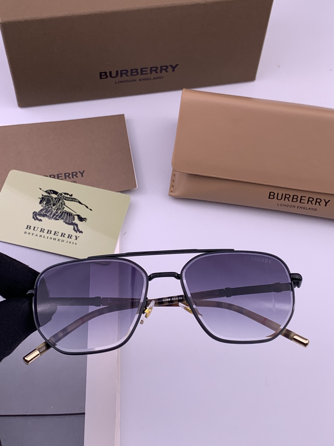 BURBERRY 巴宝莉 男士太阳眼镜 🕶🕶正版蛤蟆 太阳镜💋💋👣👣 高品质 不挑脸 火的狠 🍁🍁💯💯🐝