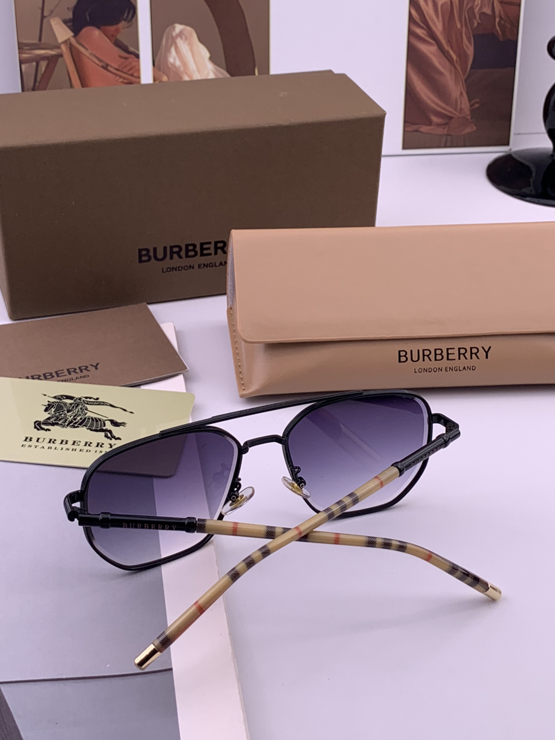 BURBERRY 巴宝莉 男士太阳眼镜 🕶🕶正版蛤蟆 太阳镜💋💋👣👣 高品质 不挑脸 火的狠 🍁🍁💯💯🐝