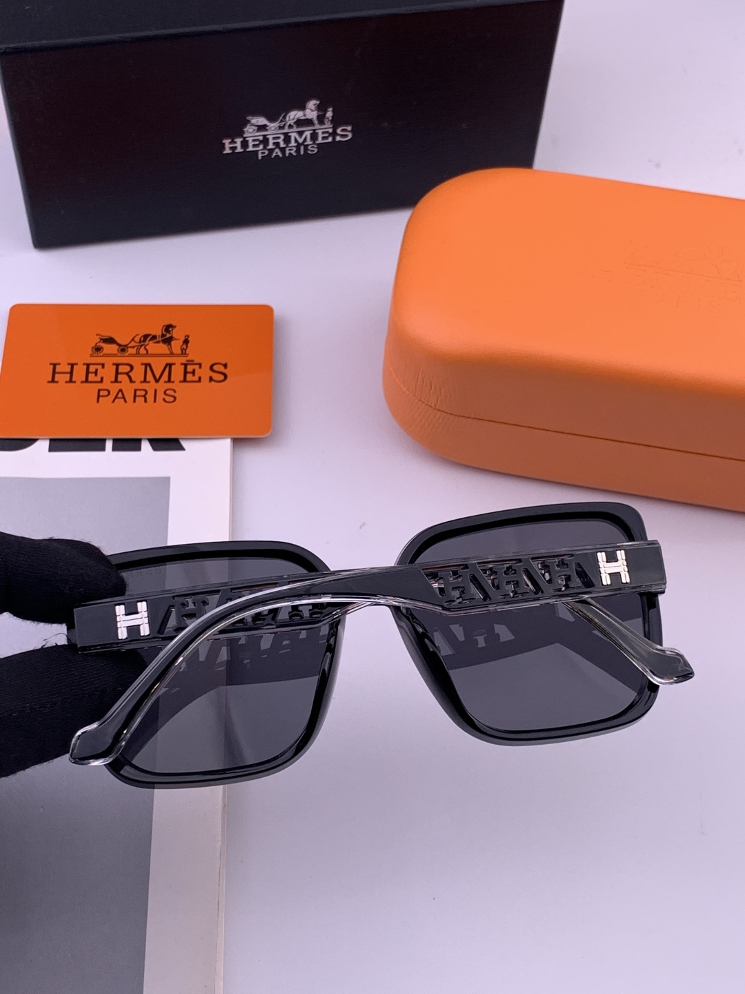 HERMES 爱马仕 开春新款🎈原版出货 网红超爆款💙经典奢华全球风[强][酷][亲亲] 时尚方框太阳镜