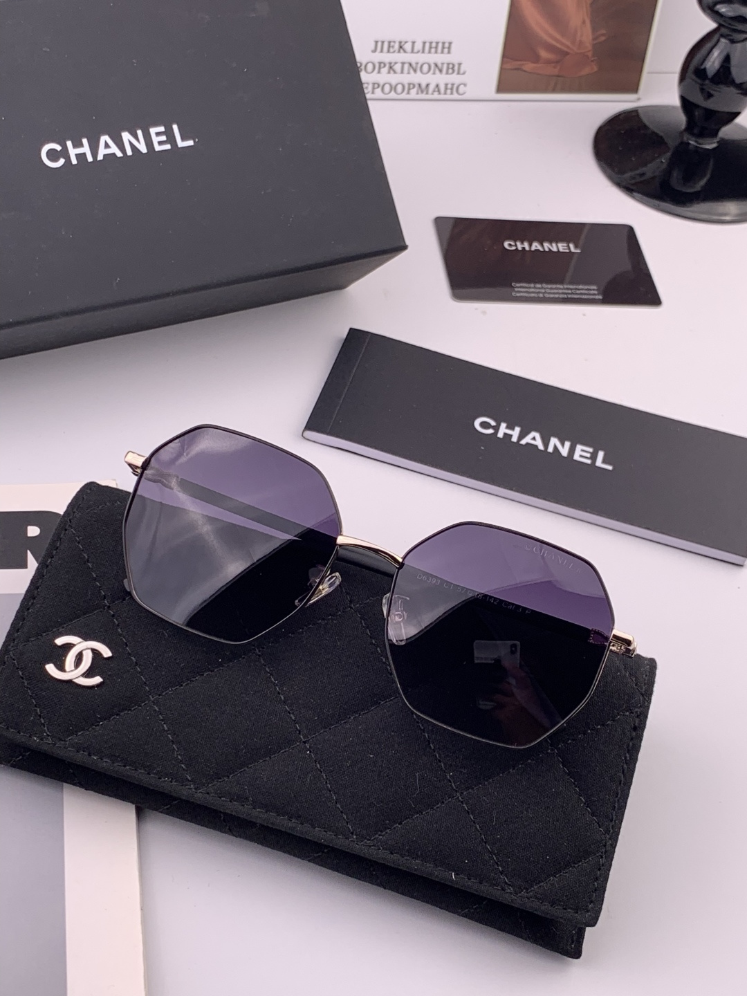 新品CHANEL 香奈儿太阳镜以独特魅力和前卫风格诠释春夏最新眼镜，质感超好佩带舒适 型号：CH3639