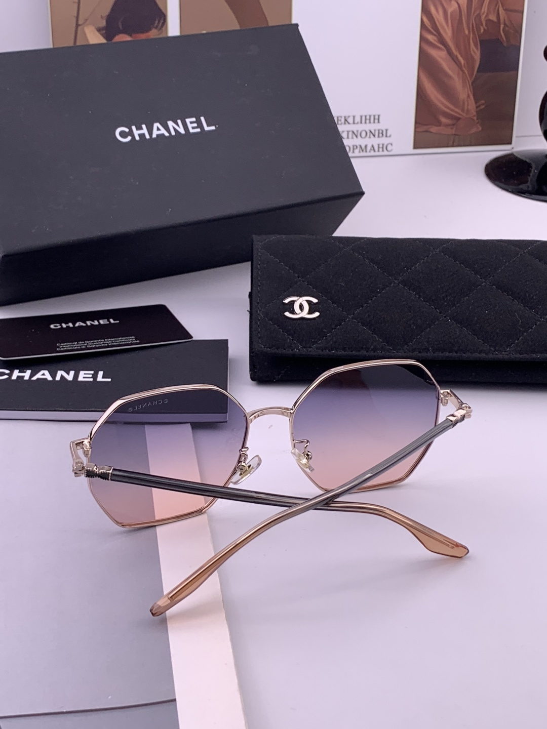 新品CHANEL 香奈儿太阳镜以独特魅力和前卫风格诠释春夏最新眼镜，质感超好佩带舒适 型号：CH3639