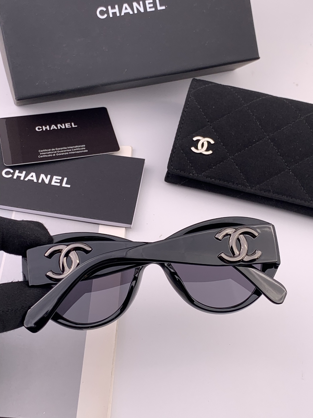 新品CHANEL 香奈儿太阳镜以独特魅力和前卫风格诠释春夏最新眼镜，质感超好佩带舒适 型号：CH4600