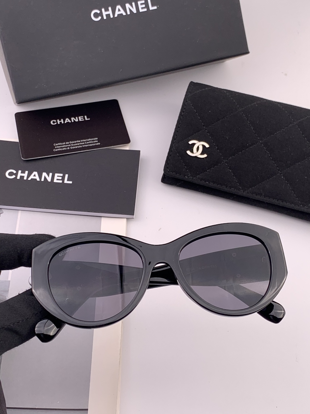 新品CHANEL 香奈儿太阳镜以独特魅力和前卫风格诠释春夏最新眼镜，质感超好佩带舒适 型号：CH4600
