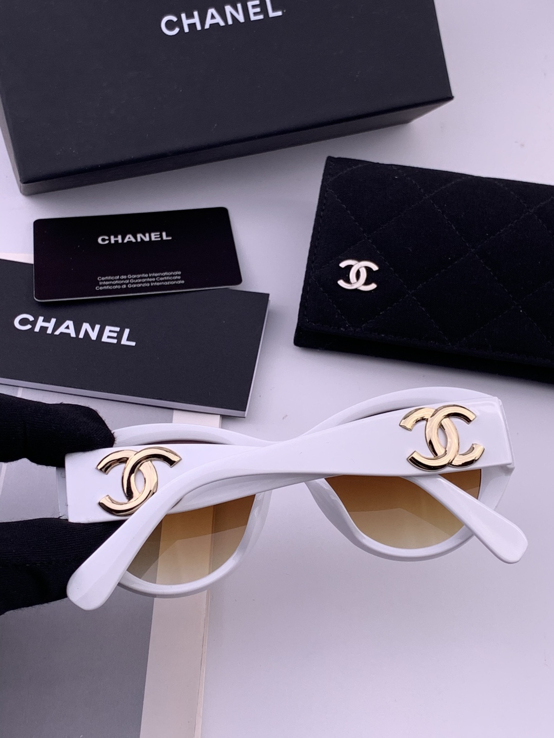 新品CHANEL 香奈儿太阳镜以独特魅力和前卫风格诠释春夏最新眼镜，质感超好佩带舒适 型号：CH4600