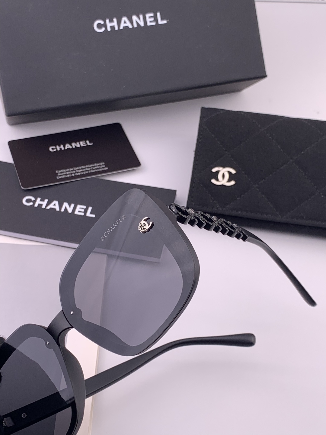 【CHANEL】香奈儿 新款潮流爆款 时尚圆框太阳镜 佩戴舒适 网红潮款墨镜 女士高清加厚偏光太阳镜🕶️