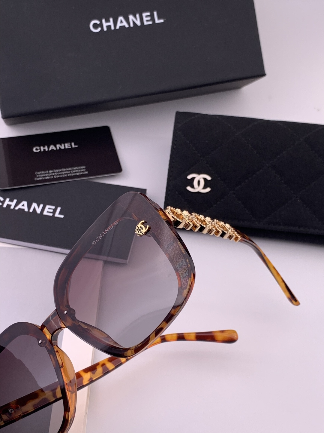 【CHANEL】香奈儿 新款潮流爆款 时尚圆框太阳镜 佩戴舒适 网红潮款墨镜 女士高清加厚偏光太阳镜🕶️