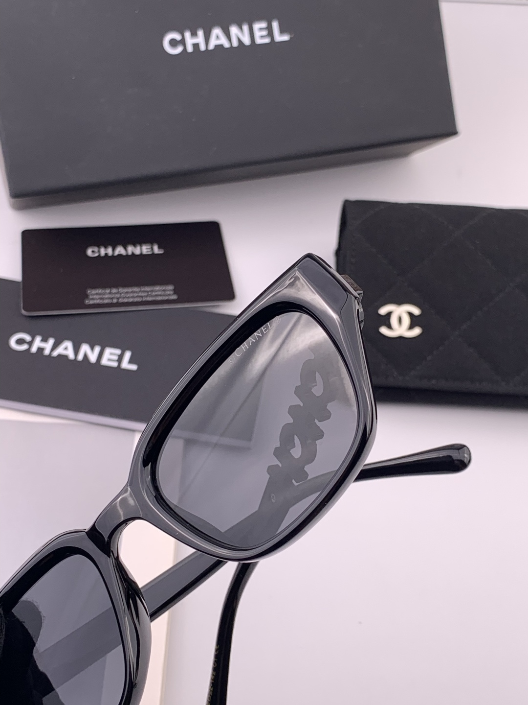 【CHANEL】香奈儿 新款潮流爆款 时尚圆框太阳镜 佩戴舒适 网红潮款墨镜 女士高清加厚偏光太阳镜🕶️