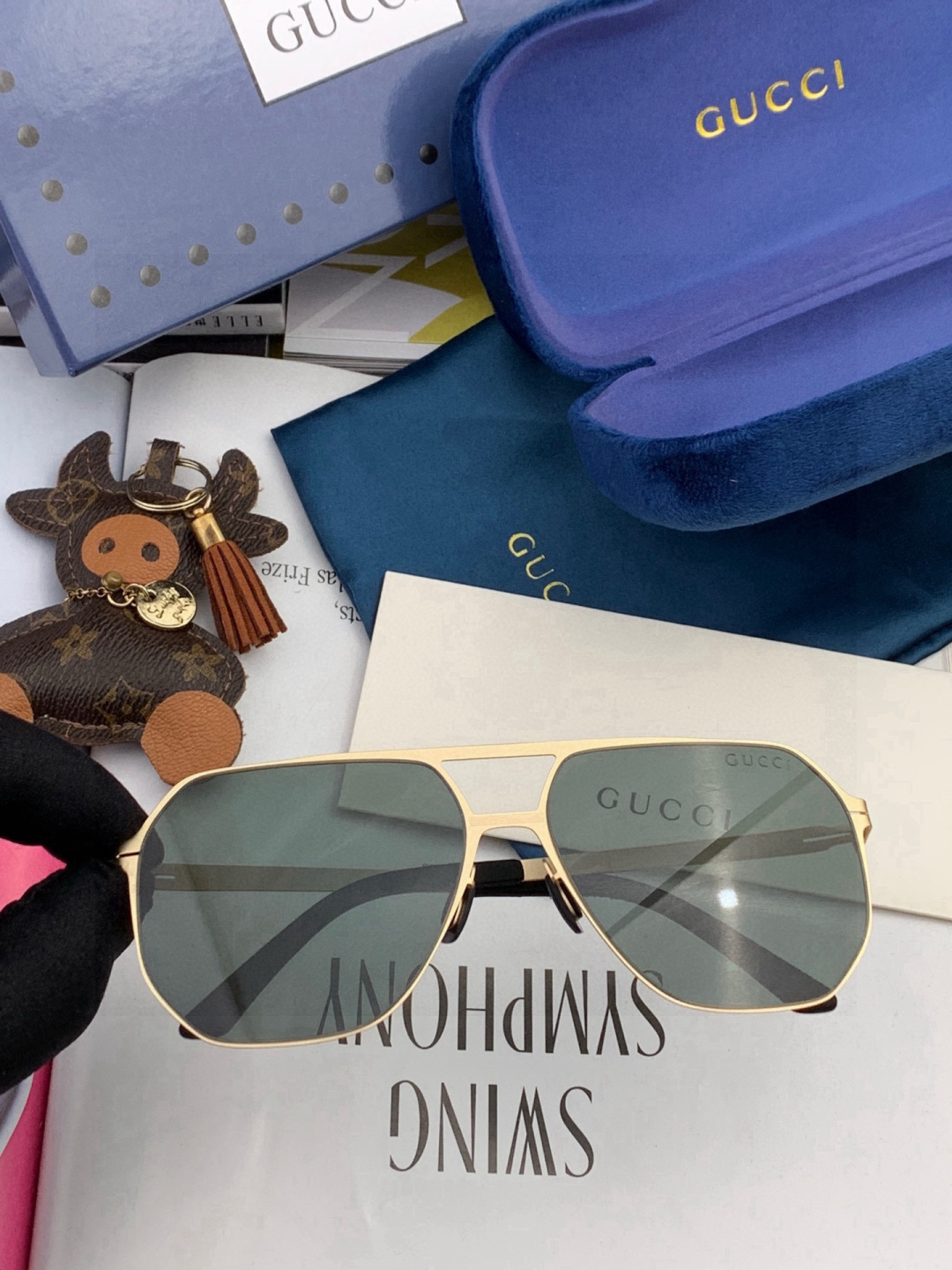 ♦️ GUCCI 新款男女情侣款太阳镜多边形墨镜iP电镀永不褪色 超轻超有弹性整幅眼镜无螺丝重要的是压不