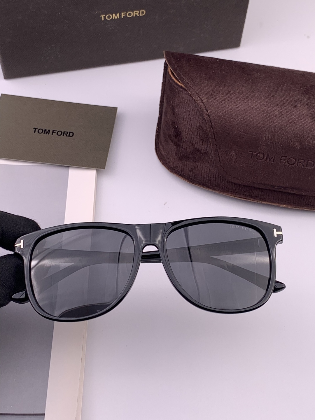 【TOMFORD】汤姆福特 爆款来袭！经典火爆作品 重磅出击 ！超经典偏光眼镜，时刻展现时尚大牌风范！我