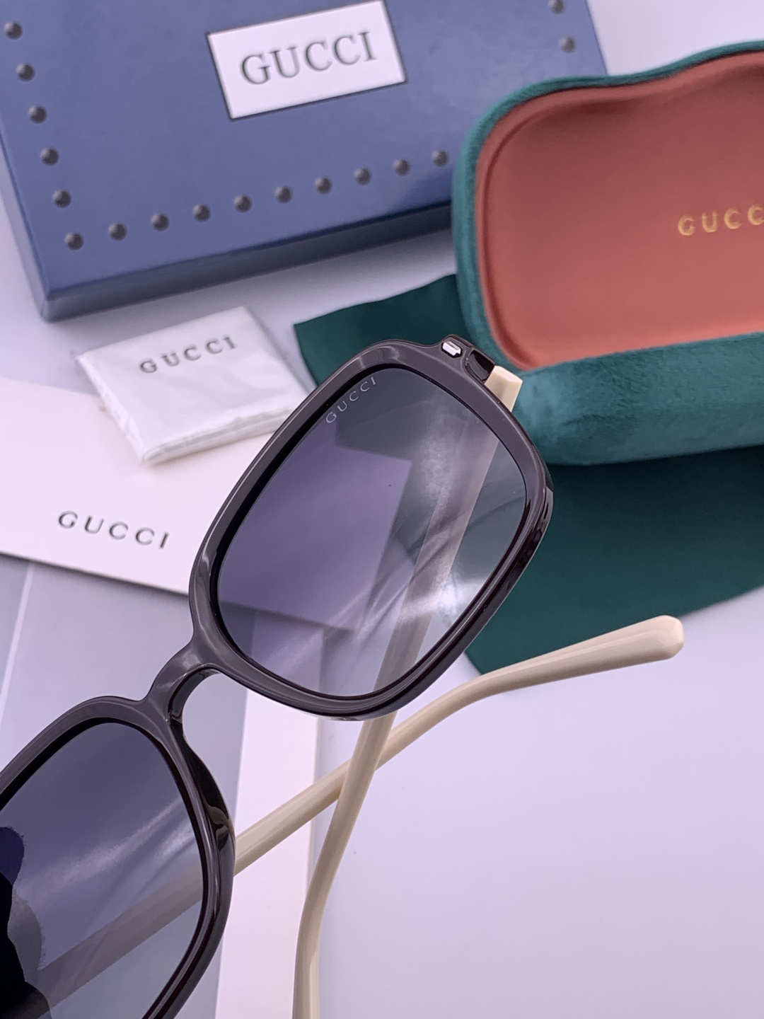 🔺GUCCI🔻古驰 GG方框太阳镜 完美品质 🎓独特设计 适合各种脸型 亮相时装周 超时尚百搭 实物精致