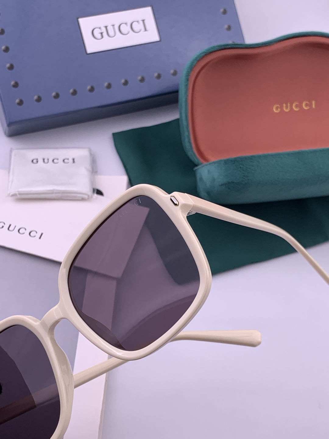 🔺GUCCI🔻古驰 GG方框太阳镜 完美品质 🎓独特设计 适合各种脸型 亮相时装周 超时尚百搭 实物精致