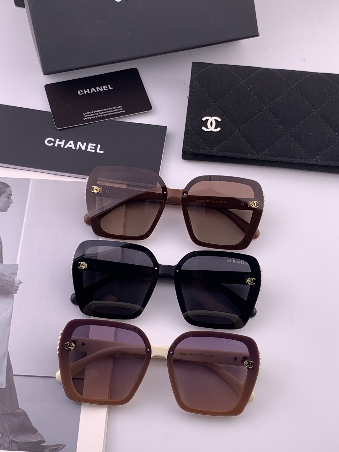 🔺CHANEL🔻官方早春新款，众多明星同款[色]香奈儿‼️‼️新款大框偏光墨镜 ，镜腿LOGO小珍珠🌈🌈