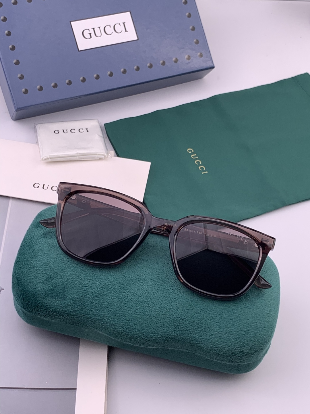 🔺 【GUCCI】开春新款 潮流爆款 时尚方框偏光太阳镜 高品质 佩戴舒适 网红潮款墨镜 女士高清尼龙偏