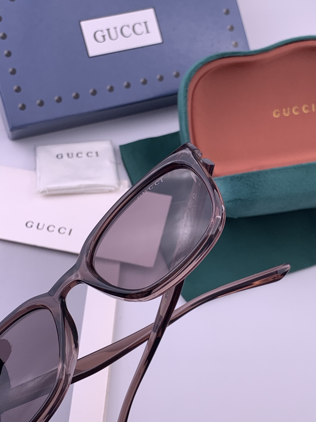 🔺 【GUCCI】开春新款 潮流爆款 时尚方框偏光太阳镜 高品质 佩戴舒适 网红潮款墨镜 女士高清尼龙偏