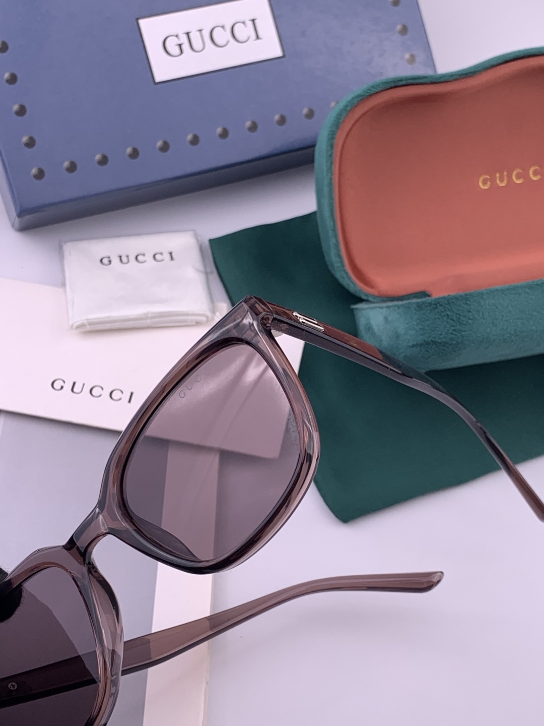 🔺 【GUCCI】开春新款 潮流爆款 时尚方框偏光太阳镜 高品质 佩戴舒适 网红潮款墨镜 女士高清尼龙偏