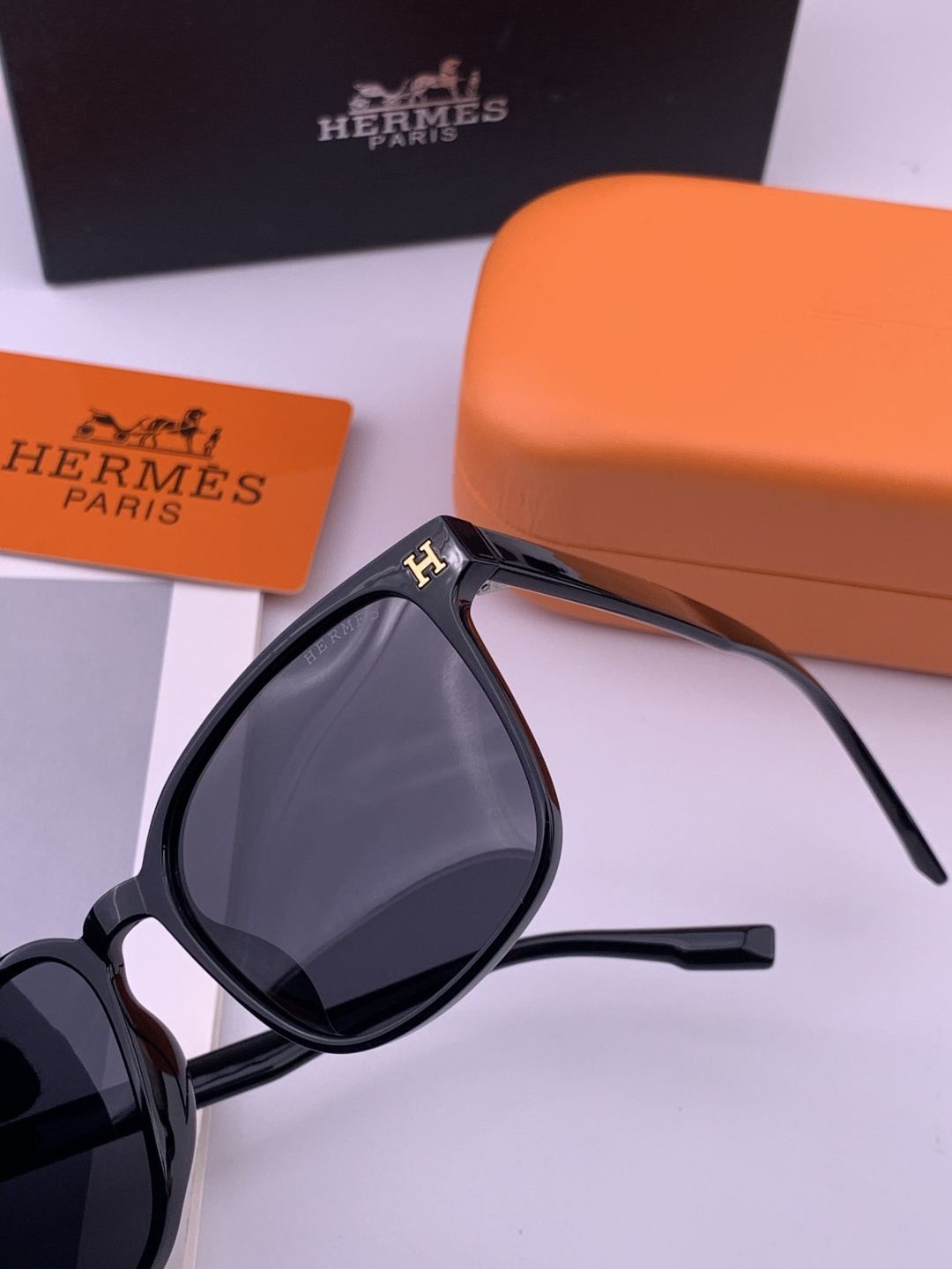 HERMES 爱马仕 开春新款🎈原版出货 网红超爆款💙经典奢华全球风[强][酷][亲亲] 时尚方框太阳镜