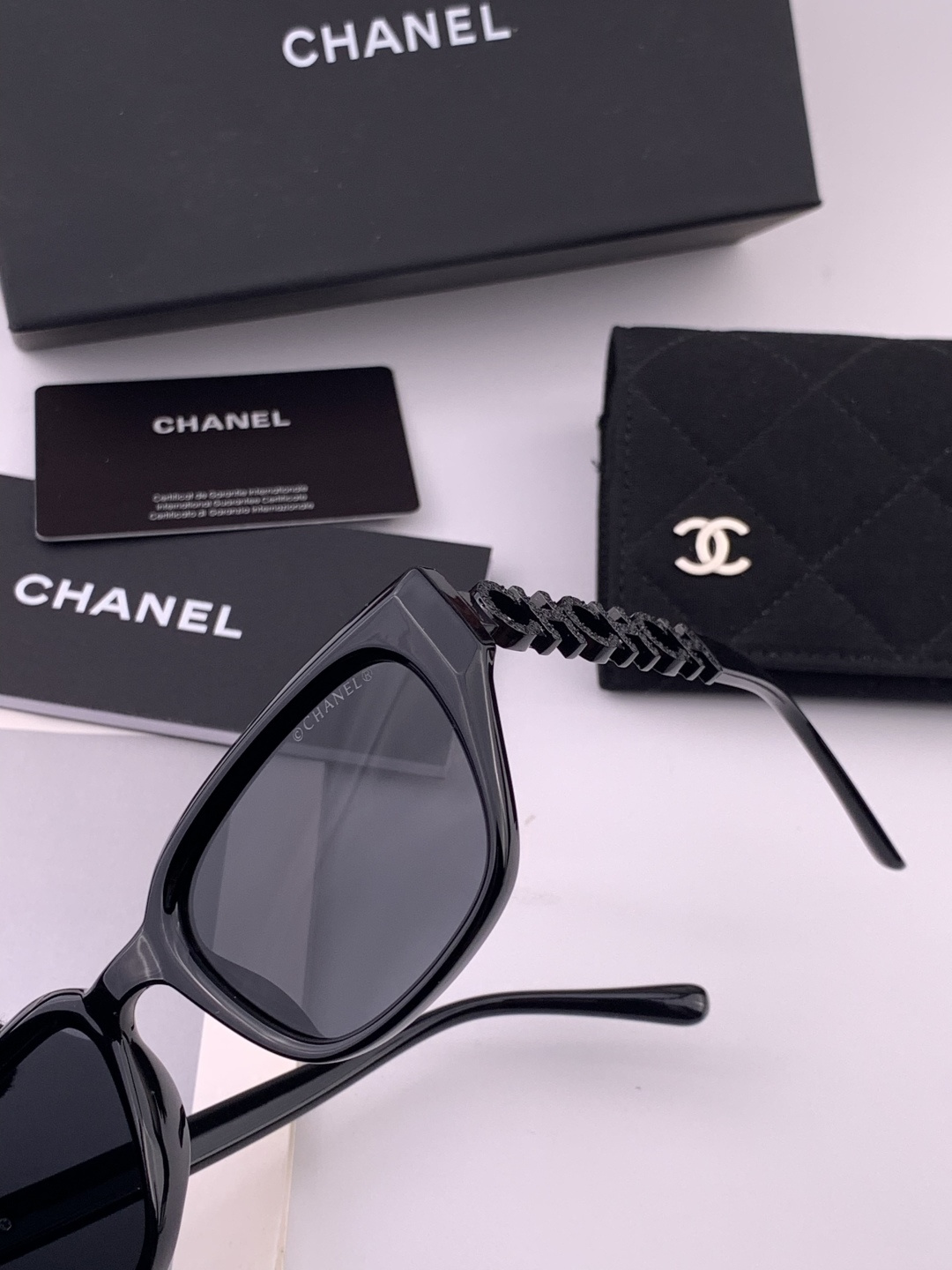 【CHANEL】香奈儿 新款潮流爆款 时尚圆框太阳镜 佩戴舒适 网红潮款墨镜 女士高清加厚偏光太阳镜🕶️
