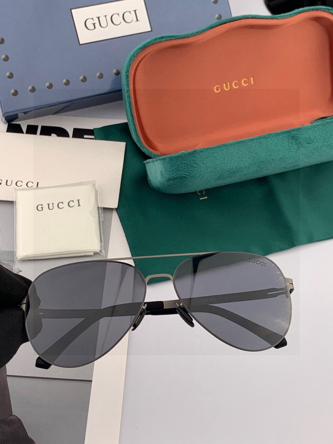 ♦️ GUCCI 新款男女情侣款太阳镜多边形墨镜iP电镀永不褪色 超轻超有弹性整幅眼镜无螺丝重要的是压不
