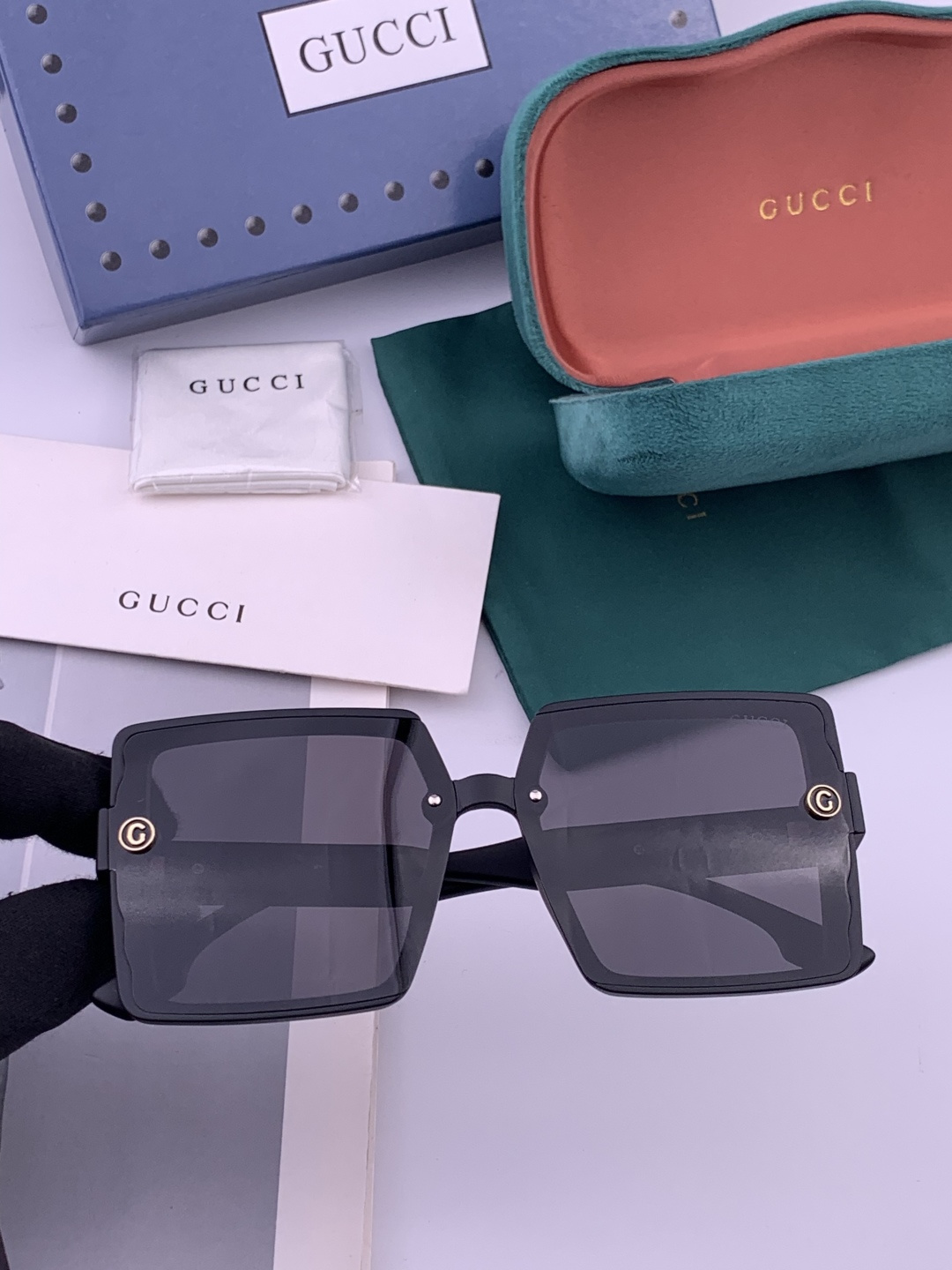 新款！新款出货！女士高清加厚偏光太阳镜🕶️ 🎉💍新款GUCCI偏光太阳镜[得意]开车驾驶镜时尚墨镜💐💐🌸